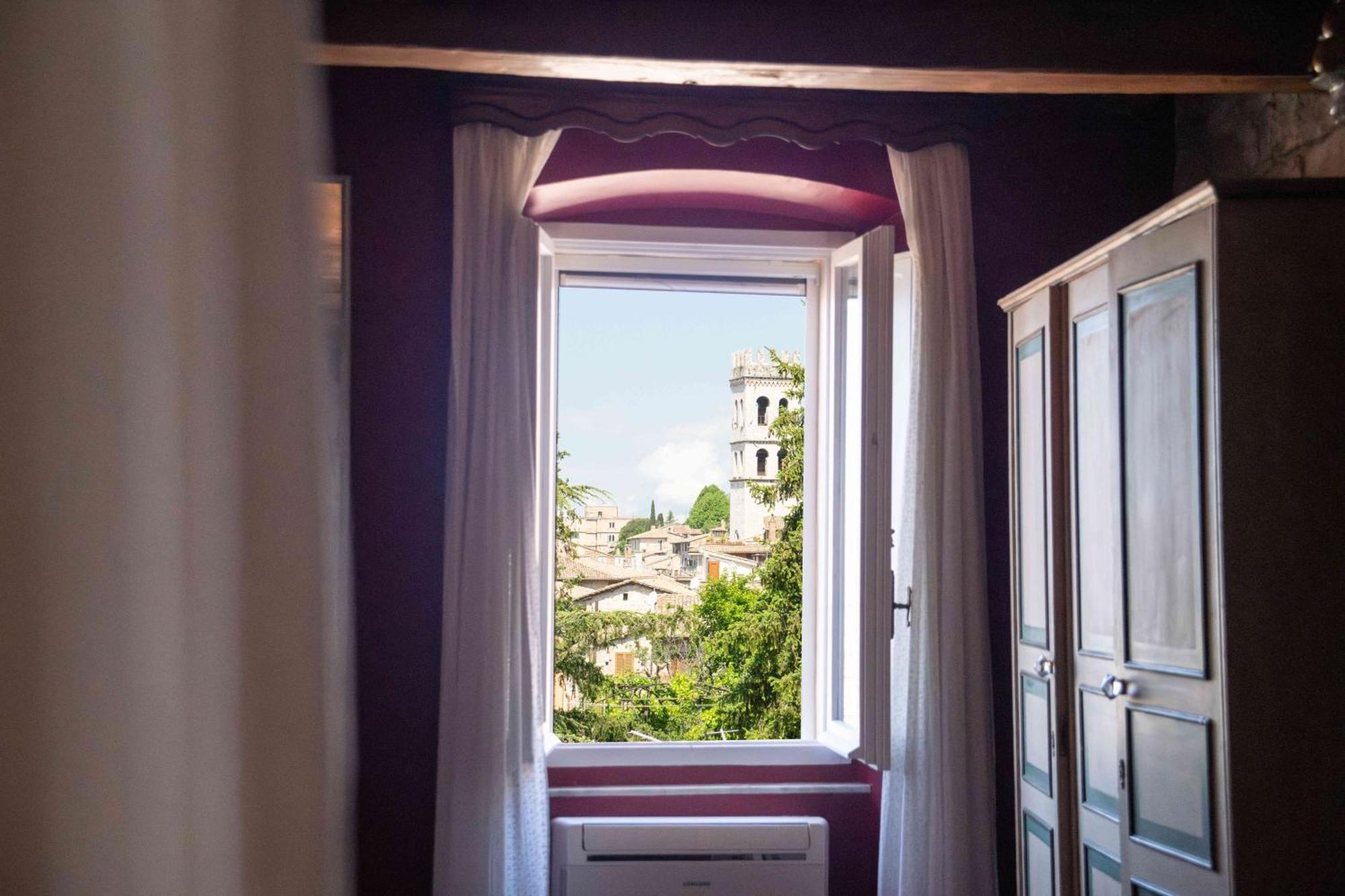Hotel La Viola di Assisi Esterno foto
